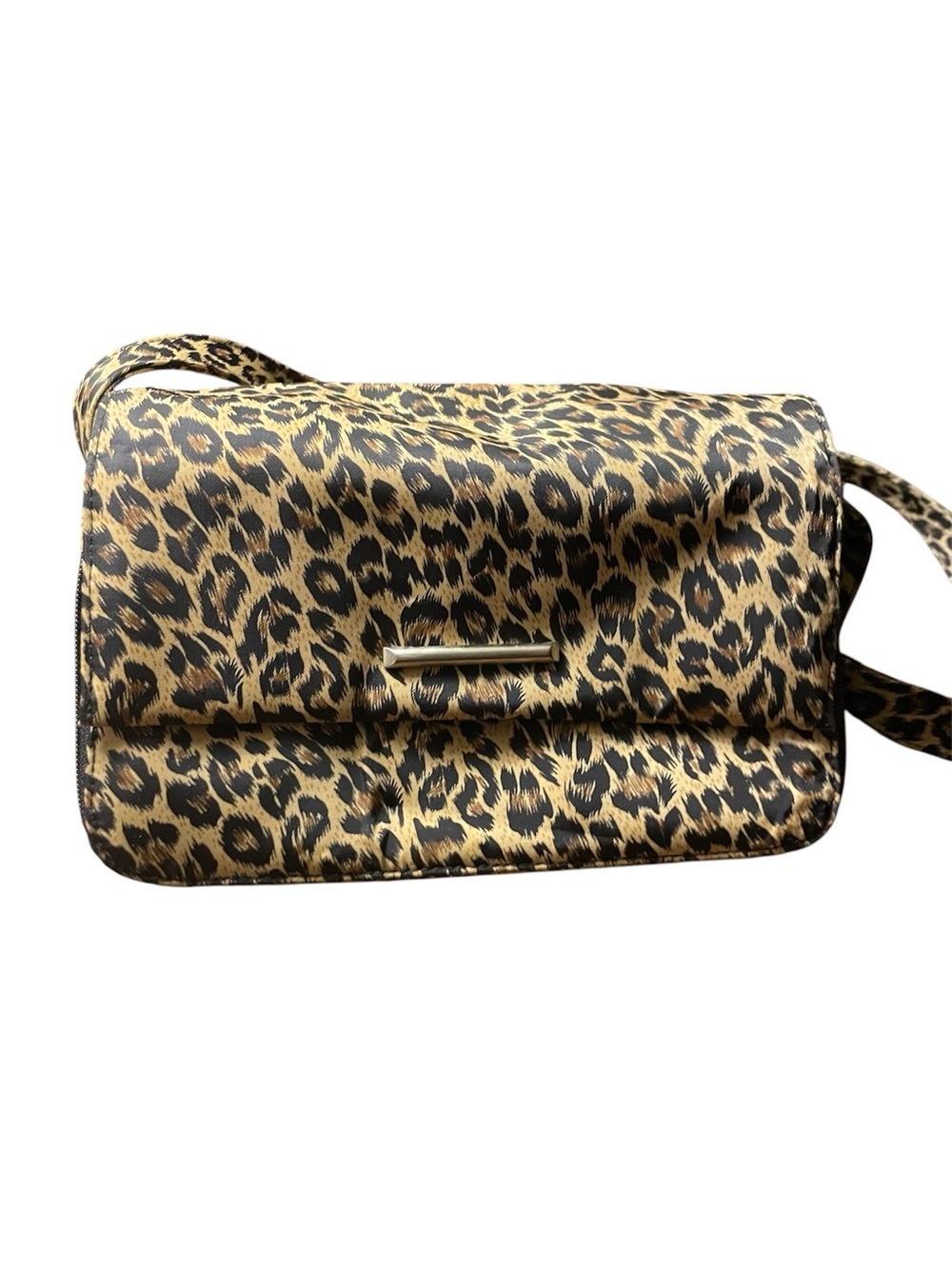 Worthington Leopard Print Crossbody Bag. Lots of storage and NWOT! Super cute!